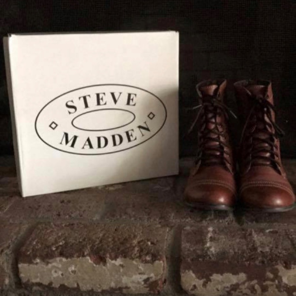 Size 5.5. Steve Madden Troopa Leather Combat Boots